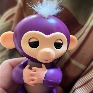 Wowee Fingerlings Baby Monkey purple tan interactive electronic toy talks EUC
